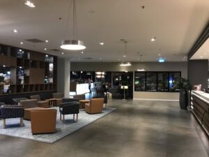 oaks-on-market-hotel-lobby